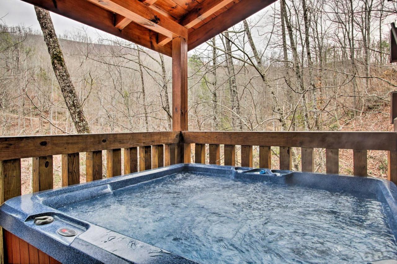 Gatlinburg Mountainside Escape With Deck And Hot Tub! 빌라 외부 사진